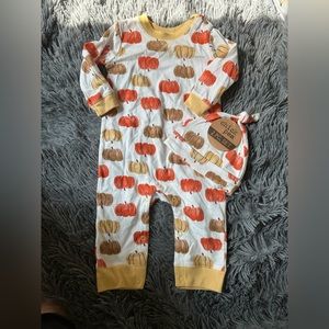chick pea 2 piece outfit